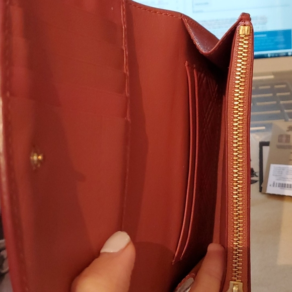 Burberry Patent Wallet - Picture 2 of 8